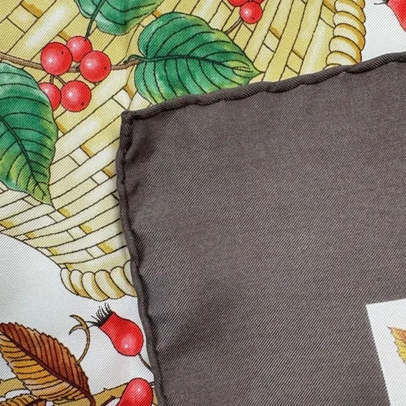 GUCCI Silk Scarf Mushroom‎ Fungi Psychedelic Basket 34" V. Accornero Brown RARE - Picture 7 of 10